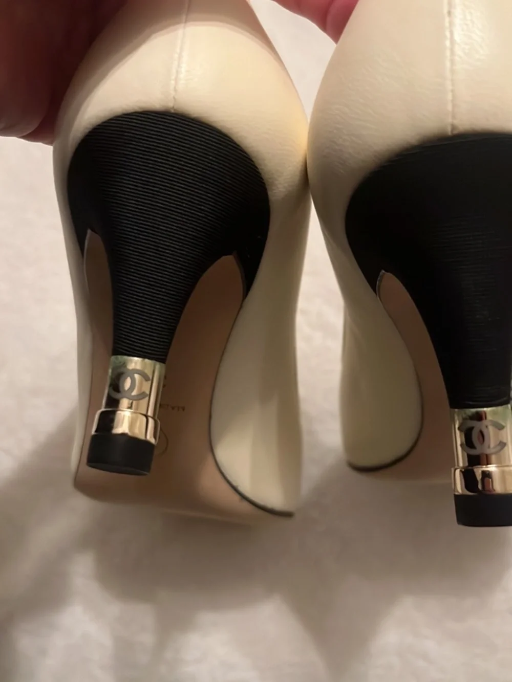 CHANEL Cream and Black Cap-Toe Mid Heel Pumps 35.5